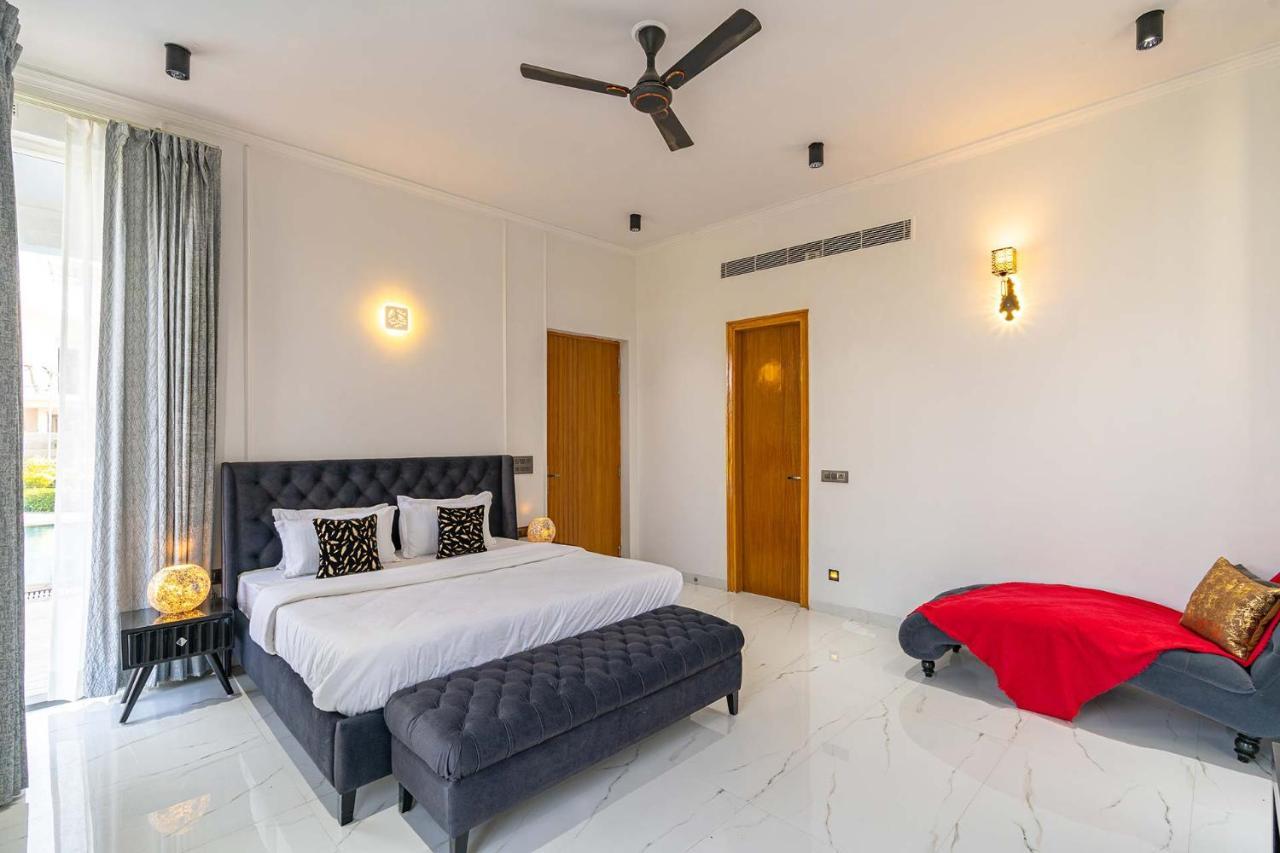 Stayvista At Le Blanc Escape W Outdoor Pool Sohna Екстериор снимка