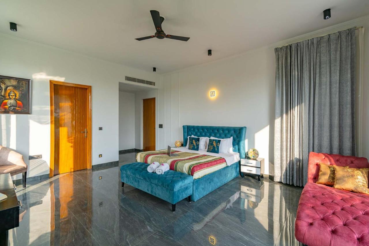 Stayvista At Le Blanc Escape W Outdoor Pool Sohna Екстериор снимка