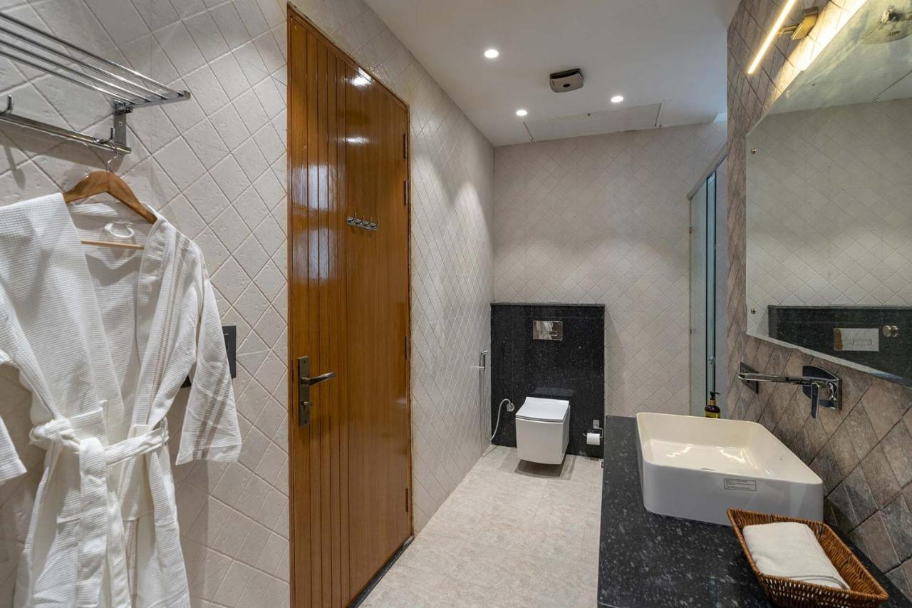 Stayvista At Le Blanc Escape W Outdoor Pool Sohna Екстериор снимка