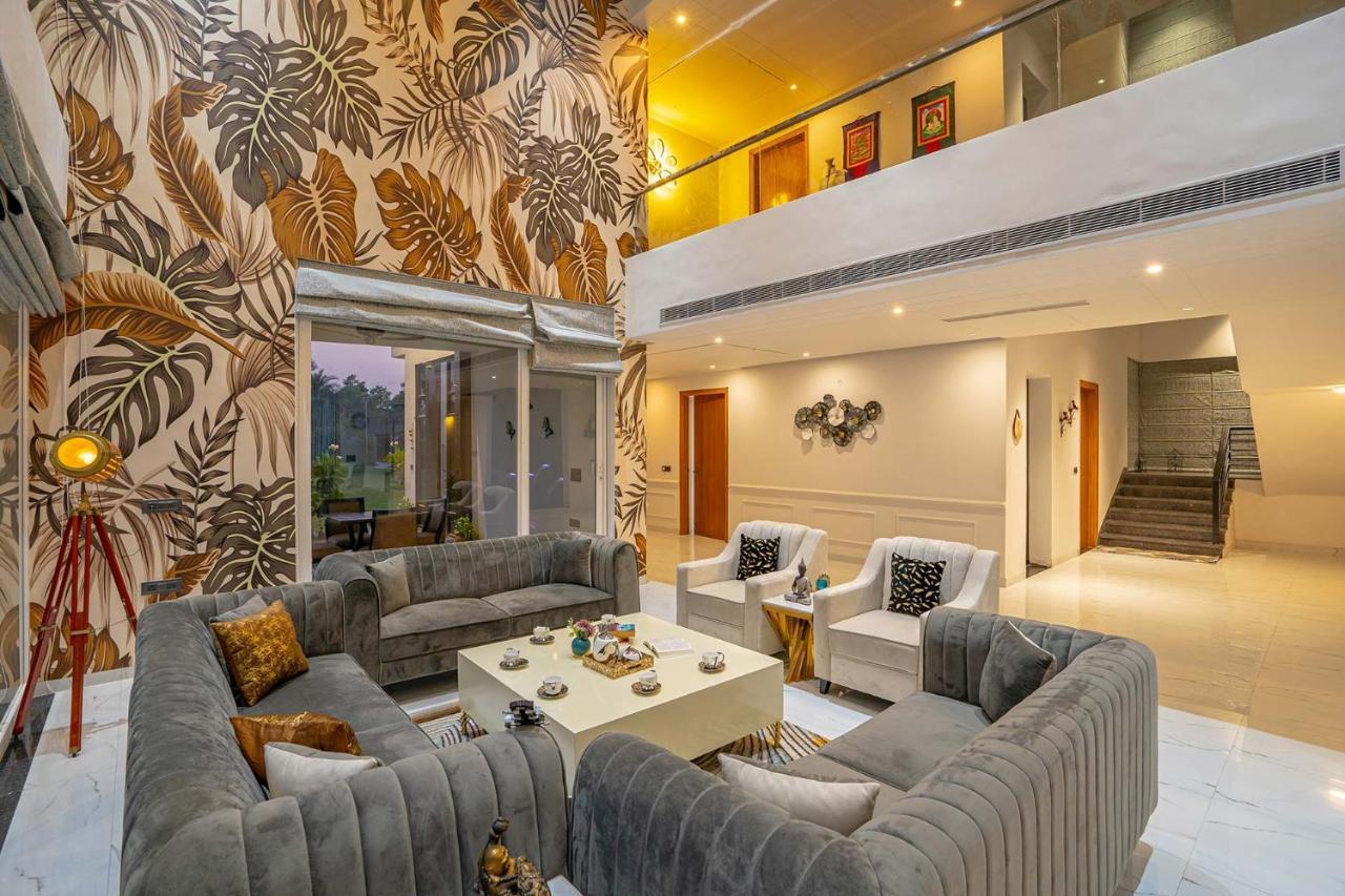 Stayvista At Le Blanc Escape W Outdoor Pool Sohna Екстериор снимка