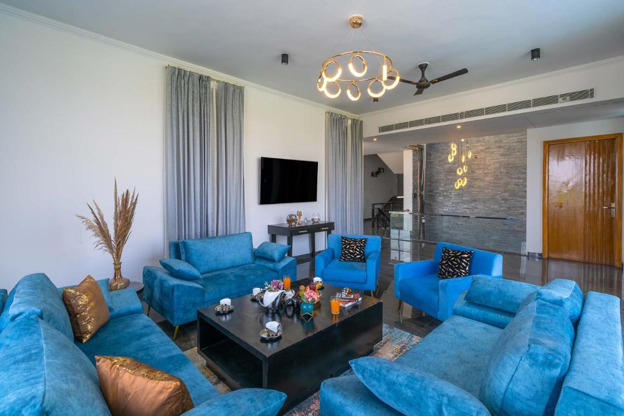 Stayvista At Le Blanc Escape W Outdoor Pool Sohna Екстериор снимка